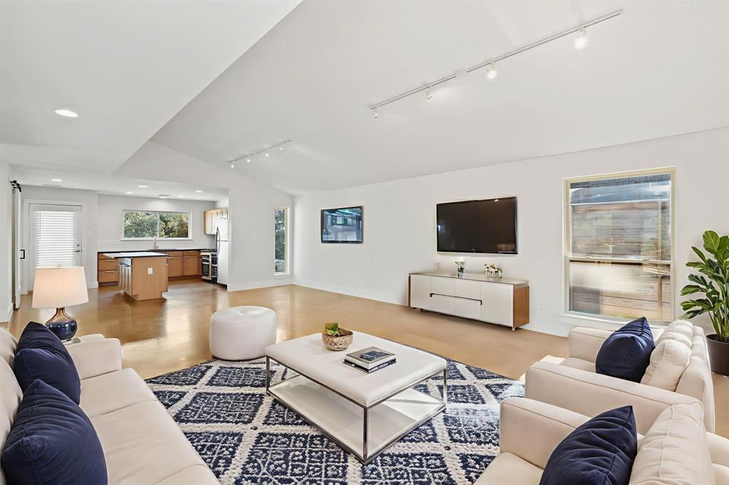 2304 Rain Water Dr in Austin, TX - Building Photo