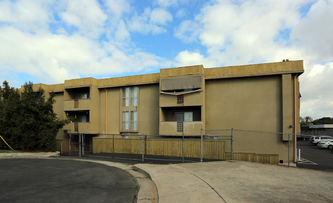 Centre Towers Apartments in Chula Vista, CA - Building Photo - Building Photo