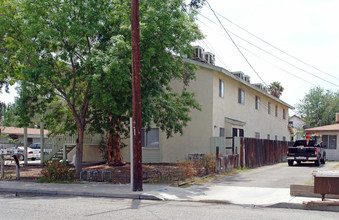 364 3rd St in San Jacinto, CA - Foto de edificio - Building Photo