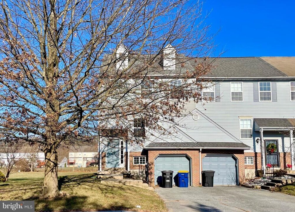 245 Charring Cross Dr in Dover, DE - Building Photo