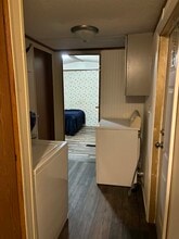 207 Cedar St in Loogootee, IN - Foto de edificio - Building Photo