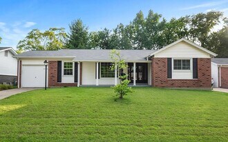 3375 Brunswick Dr in Florissant, MO - Building Photo