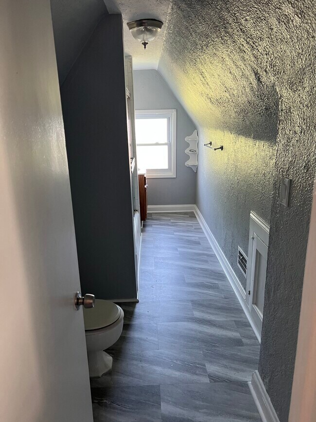 500 Kingsland Ave Apartments and Nearby Lyndhurst Apartments For Rent