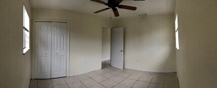 1536 Barbarie Ln, Unit 2 bedrooms 1 bathroom in West Palm Beach, FL - Foto de edificio - Building Photo