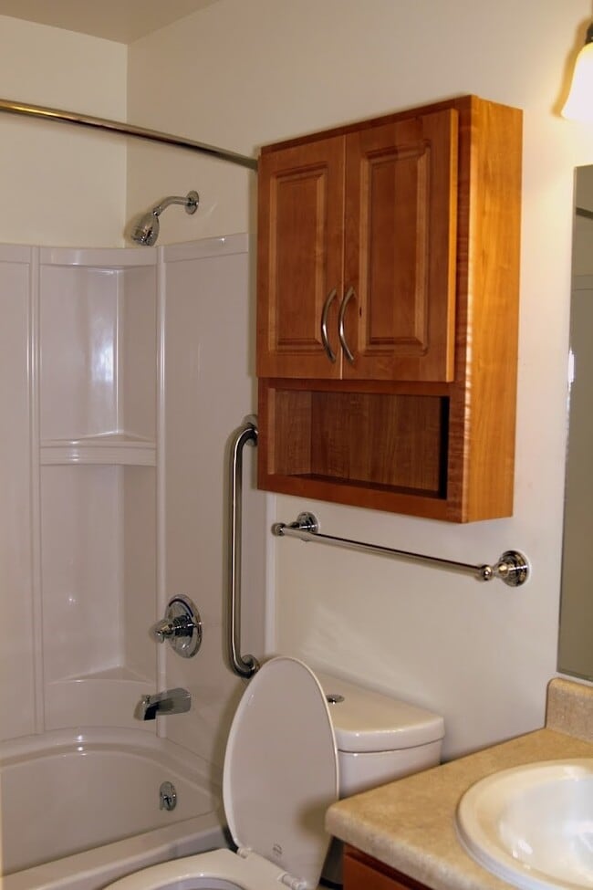 152 N Washington St in Perry, MI - Building Photo - Building Photo