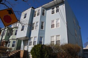 417 S 14th St, Unit 3 in Newark, NJ - Building Photo