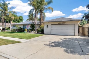 6286 N 10th St in Fresno, CA - Building Photo