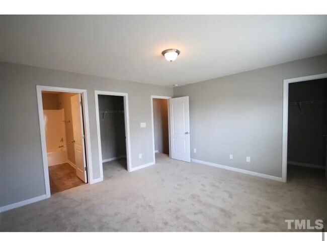 4441 Middletown Dr in Wake Forest, NC - Foto de edificio - Building Photo