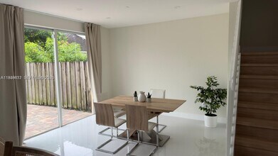 949 NE 42nd Ave in Homestead, FL - Building Photo - Building Photo