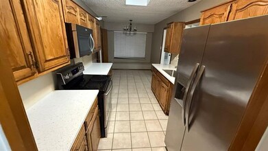 9005 Rodeo Dr in Irving, TX - Building Photo - Building Photo