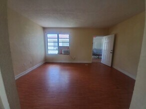 680 SW 7th Ave in Miami, FL - Building Photo - Building Photo