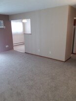 3246 Douglas Dr N, Unit 1 in Minneapolis, MN - Building Photo
