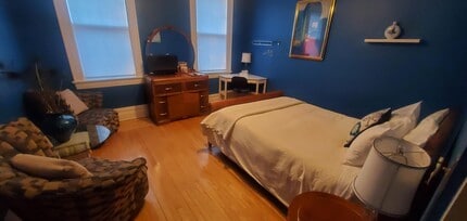 1975 Riverside Ave in Marinette, WI - Building Photo - Building Photo