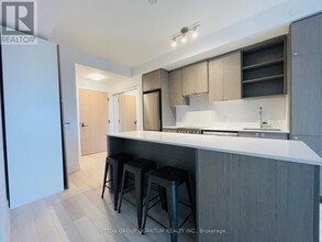 50-450 George Butchart Dr in Toronto, ON - Building Photo - Building Photo