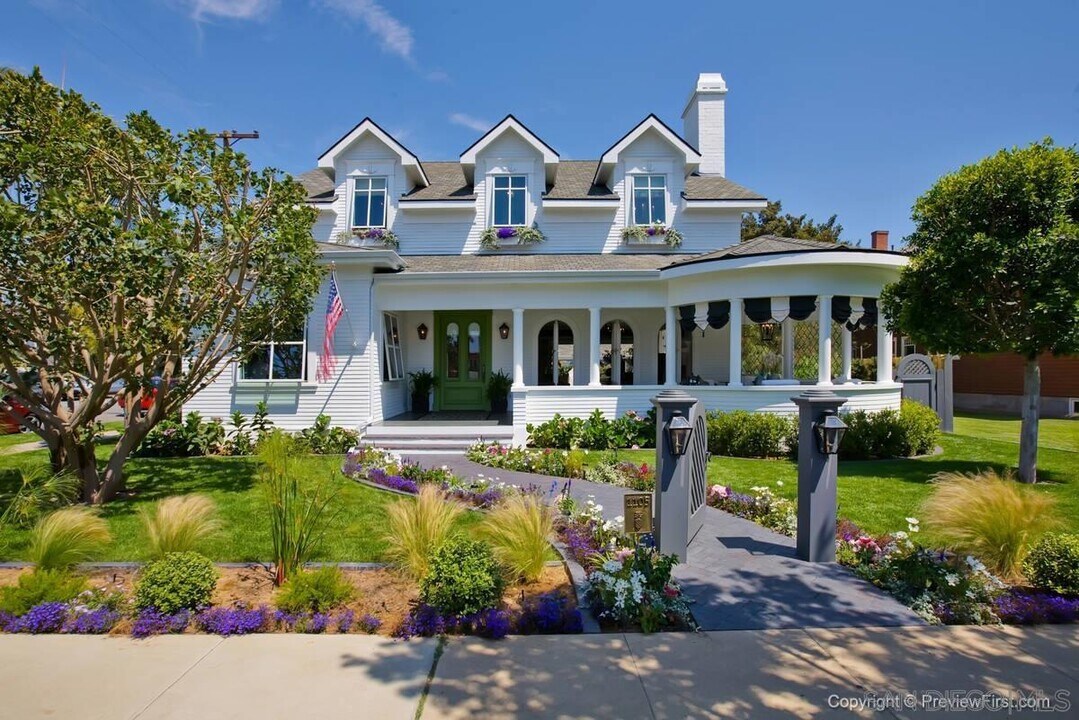 1105 F Ave in Coronado, CA - Building Photo
