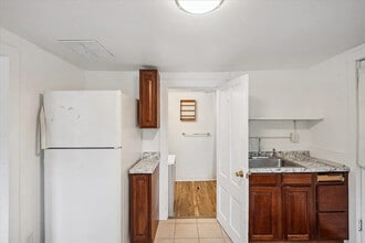 21 South St, Unit 23 in Bristol, VT - Building Photo - Building Photo