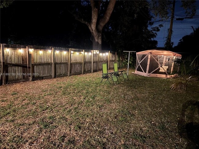 645 NE 35th St-Unit -1-2 in Oakland Park, FL - Building Photo - Building Photo