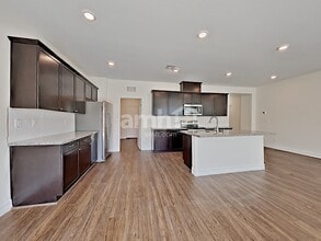 9875 S Eastern Ave in Las Vegas, NV - Building Photo - Building Photo