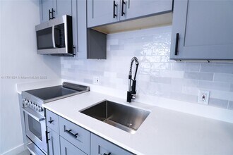 221 SW 11th Ave in Miami, FL - Building Photo - Building Photo