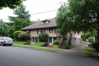 2538 Madison St in Portland, OR - Building Photo - Building Photo