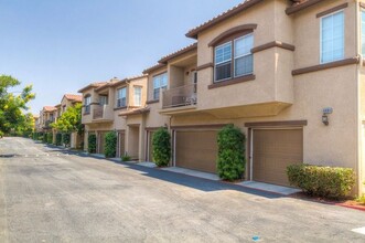 4484 Brisbane Way, Unit 1 in Oceanside, CA - Building Photo - Building Photo