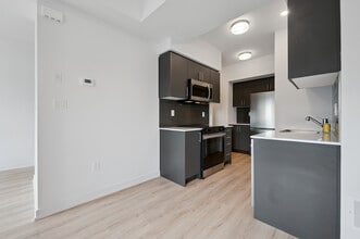 940 St David St N in Fergus, ON - Building Photo - Building Photo
