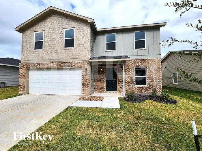 10083 Cerritos dr in Cut And Shoot, TX - Building Photo