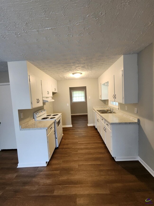 2209 Macy Ave in Perry, GA - Building Photo - Building Photo