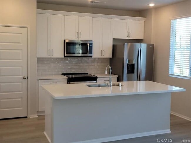 2058 Bergamot St in Redlands, CA - Foto de edificio - Building Photo