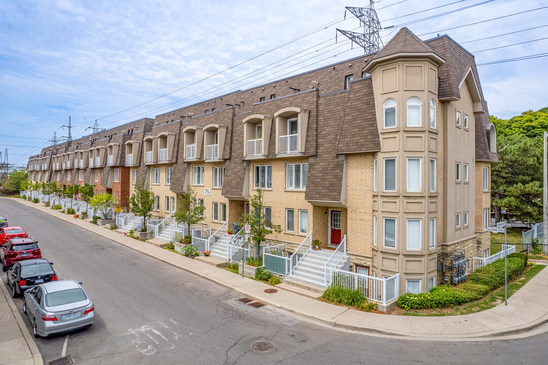 10-75 Turntable Cres in Toronto, ON - Building Photo