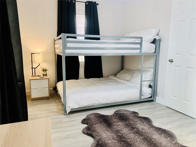 411 Ulrich St in Sugar Land, TX - Building Photo - Building Photo