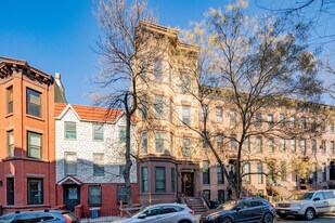 21 Lincoln Pl in Brooklyn, NY - Building Photo