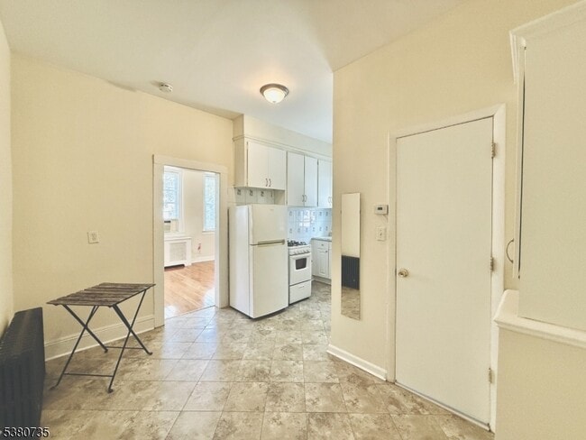 93 Bay St in Montclair, NJ - Building Photo - Building Photo
