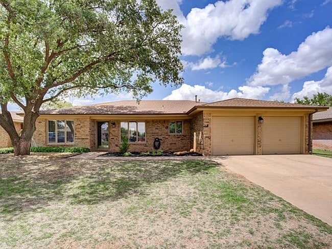 property at 5222 94th St