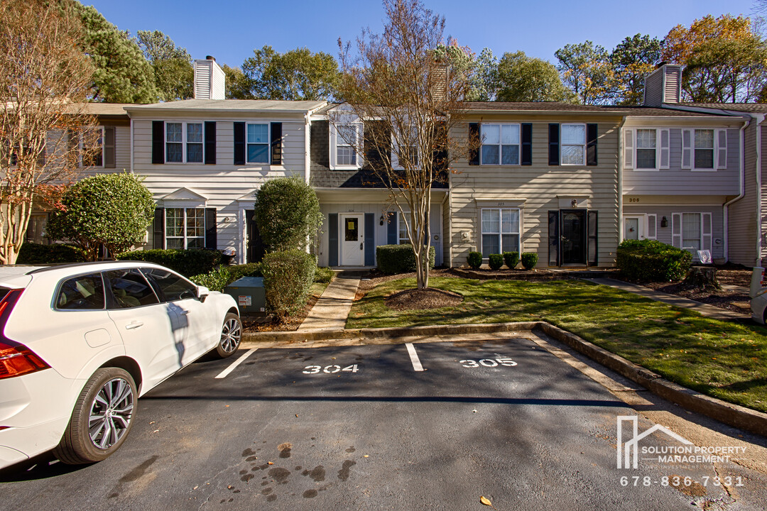 304 Wedgewood Way in Atlanta, GA - Foto de edificio