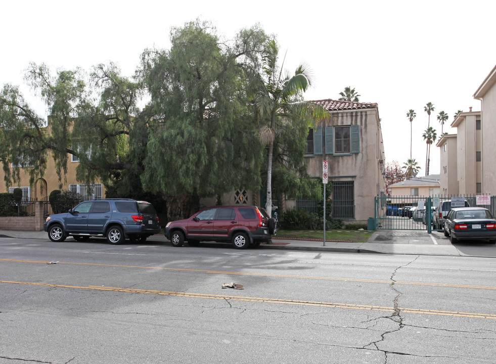 5424 Franklin Ave in Los Angeles, CA - Building Photo