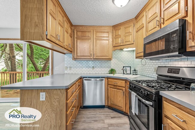 7710 Greenwood Dr in Mounds View, MN - Building Photo - Building Photo
