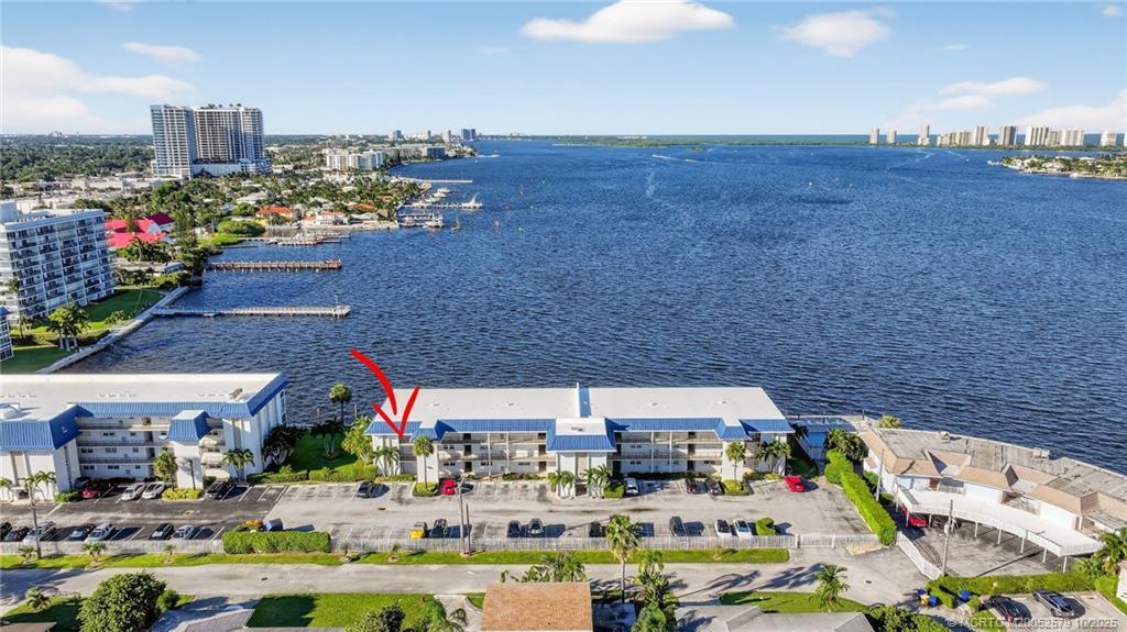 400 Wilma Cir in Riviera Beach, FL - Building Photo