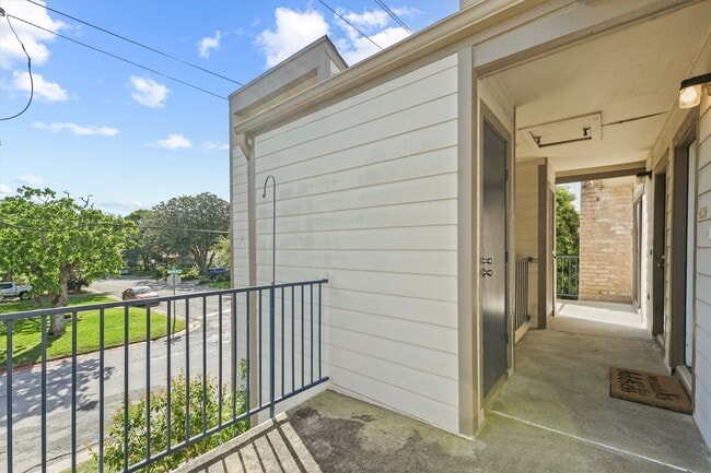 7144 N Holiday Dr in Galveston, TX - Building Photo - Building Photo