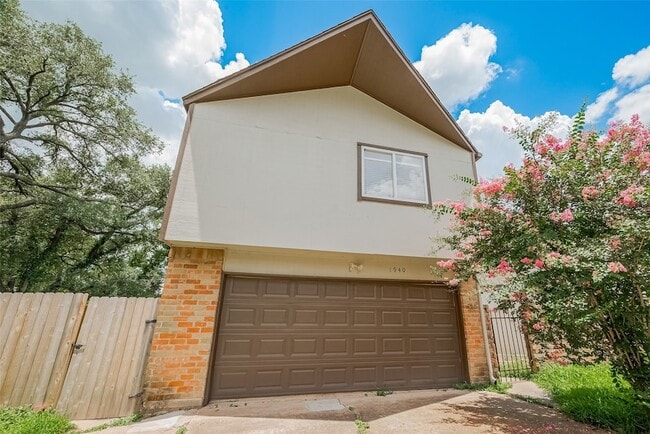 1940 E Allegro St in Houston, TX - Building Photo - Building Photo
