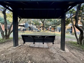 Tramor at the Oaks Apartments in Austin, TX - Foto de edificio - Building Photo