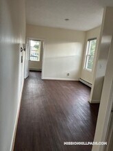 59 S Huntington Ave in Boston, MA - Building Photo - Building Photo