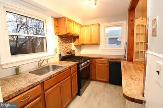 2448 Pershing Ave in Roslyn, PA - Building Photo - Building Photo