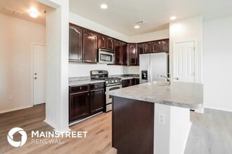 1027 E Madera Grove Ln in Sahuarita, AZ - Foto de edificio - Building Photo