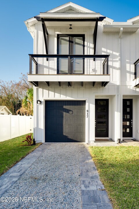 817 7th Ave N in Jacksonville Beach, FL - Building Photo