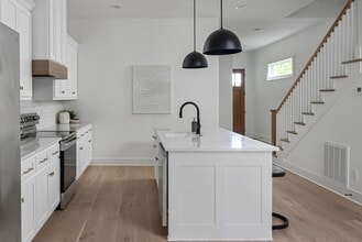 212 Jennings Ave, Unit A in Lebanon, TN - Foto de edificio - Building Photo