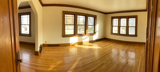 1728 Rural St, Unit 1st floor west in Rockford, IL - Building Photo - Building Photo