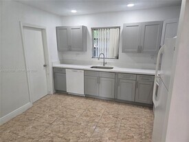 2222 Garfield St in Hollywood, FL - Building Photo