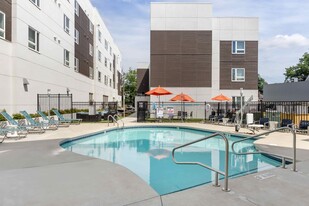 Live On Hillsborough in Raleigh, NC - Building Photo