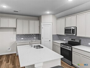 916 Gray Cloud Dr in New Braunfels, TX - Building Photo - Building Photo